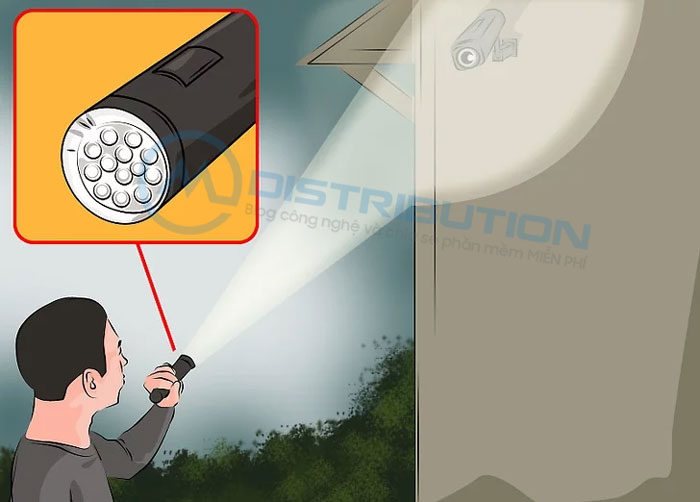 vo-hieu-hoa-camera-bang-den-led