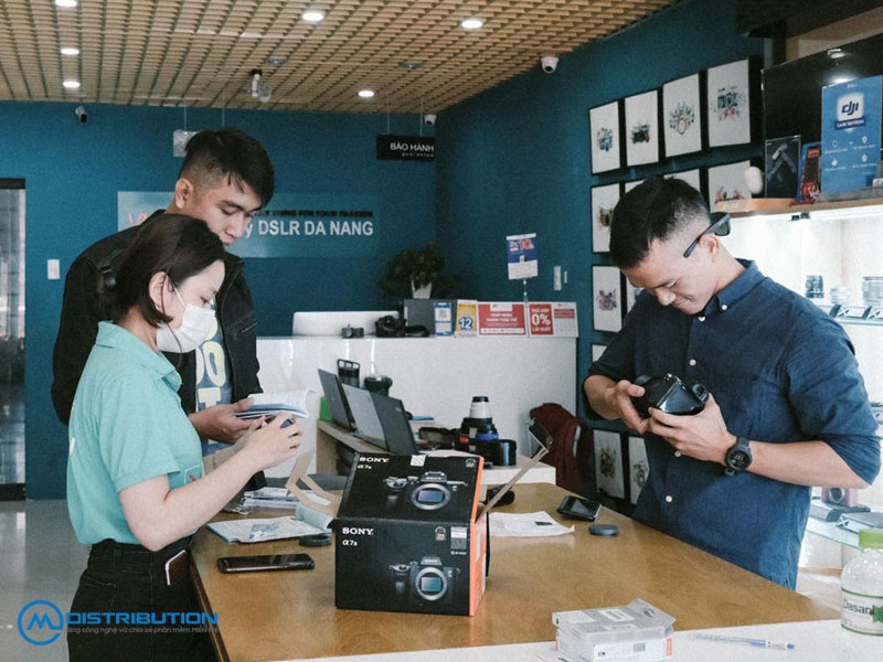 tan-huong-dich-vu-va-san-pham-may-anh-chat-luong-tai-dslr-da-nang-5-cmcdistribution